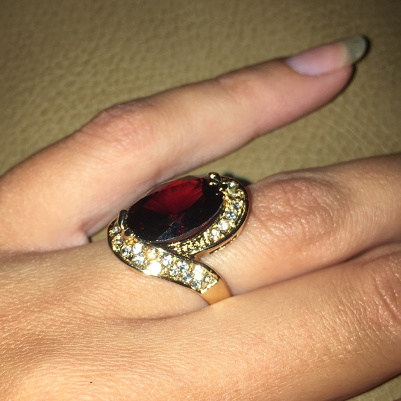 Women's Ring Designed Specifically For Women - Picture 3 of 4